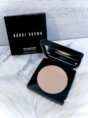 Bobbi Brown Bronzing Powder Bronzer, LIGHT, Full Size .31oz/9g, New In Box - Image 1 of 4