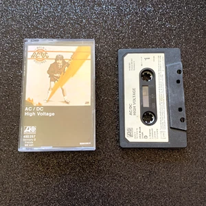 AC/DC - High Voltage - Cassette 450257 OG 1976 ATLANTIC - Picture 1 of 8