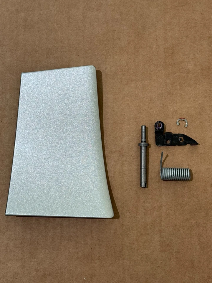 06-09 Saturn Sky Pontiac Solstice Tulip Panel Solapa Puerta Cubierta Pasajero Izquierdo Foto 1 de 4