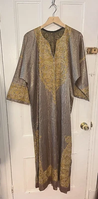 Bata de vestir vintage dorada bordada caftán Banarasi Bubu Boubou Foto 1 de 4