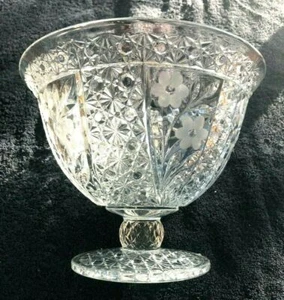 McKee Glass Co. Beacon Innovation 7.25" By 9.25" Wide Footed Bowl - Clear - Picture 1 of 4