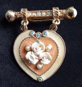 Broche prendedor vintage 1928 porcelana victoriana tono oro rosa estrás corazón 1,5" - Imagen 1 de 3