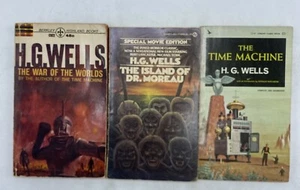 H. G. Wells 3 Paperback Book Lot: Time Machine War Of The Worlds Moreau - Picture 1 of 12