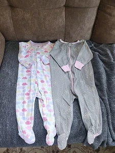 Baby Girls Adorable Footed Pajamas Size 3- 6 Months Hearts And Clouds - Picture 1 of 7