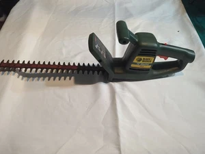 Cortasetos eléctrico de doble filo Black & Decker modelo TR165 16" tipo 4 120V - Imagen 1 de 9