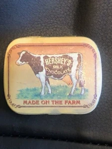 Lata de bolsillo de caramelo de chocolate vintage Hershey's "Made On The Farm" 1 3/4 x 2 1/4" - Imagen 1 de 6