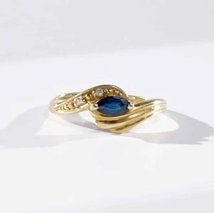 Vintage 18k gold diamond and sapphire ring, Gold navettsapphire and diamond ring - Picture 1 of 9