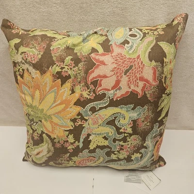Almohada exterior Pottery Barn Accents estampado Reza 24X24 marrón floral  Foto 1 de 4