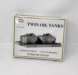 Model Power 1569 N sclae Twin Oil Tanks Kit - Picture 1 of 5