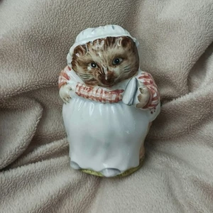 Mrs Tiggy Winkles BEATRIX POTTER Figurine  F. Warne & Co Ltd Berwick England - Picture 1 of 7