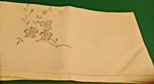 Vintage Table Cloth - Handmade - Embroidered - Colour Beige - Picture 1 of 2