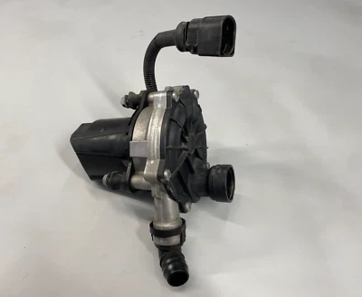 AUDI S4 S5 S6 S7 S8 2013-2017 MOTOR 3,0 L/4,0 L - BOMBA DE INYECCIÓN DE AIRE Foto 1 de 4