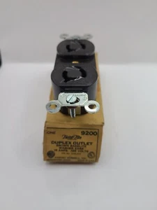 Hubbell 9200 Twist Lock Duplex Buchse 125 Volt ~ 15 Amp ~ HBL9200 Twist-Tite - Bild 1 von 5