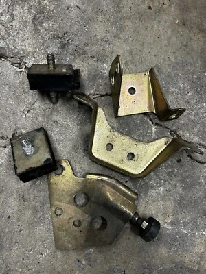 2004 Polaris Trail Rmk Engine Mounts And Brackets  - Изображение 1 из 2