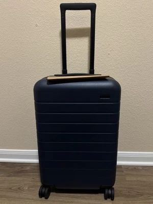 Auténtico equipaje de mano de viaje de viaje en la nube azul marino carcasa rígida nuevo Foto 1 de 4