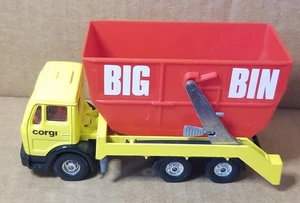 Corgi Mercedes 1/43 Big Bin Mercedes Benz Loadlugger Truck - Picture 1 of 6
