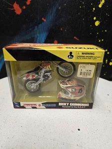 Ricky Carmichael 2007 Red Plate New Ray 1:18 Farewell To The GOAT #4 Suzuki NIB - Picture 1 of 6