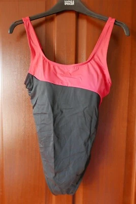 Traje de baño para mujer M&S, tallas 14 (?) o 20 (?), Bloques de color rojo/negro, nuevos sin etiquetas Foto 1 de 3