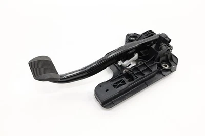 2017 - 2025 CHRYSLER PACIFICA BRAKE FOOT STOP PEDAL W/ BRACKET OEM 04581676AC - Image 1 of 4