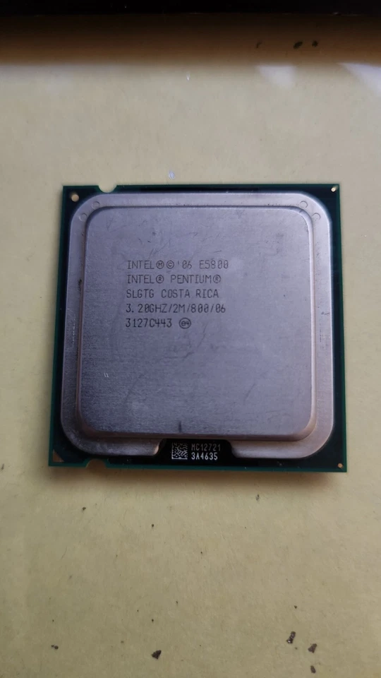 Intel Pentium Dual-Core E5800 3.20GHz 2-Core LGA775 Desktop CPU Processor SLGTG - Image 1 of 1