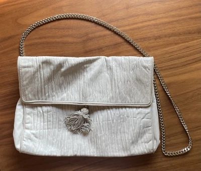 Bolso de Hombro Prada Cuero Crema Cadena Dorada Borla Hecho en Italia Foto 1 de 4