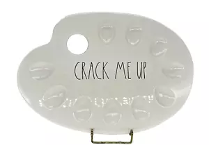 RAE DUNN Piatto Uovo Diavoloso 15" Artista Palette Forma Pasqua CRACK ME UP LEGGI - Foto 1 di 4