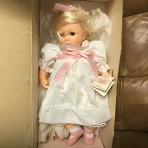 Seltene neuwertige Puppe Pauline's Vinyl Dolls von Pauline Bjonness Jacobsen - Alexandra - Bild 1 von 6