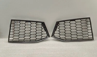 AUDI TT RS BUMPER LOWER GRILLE AIR VENT RIGHT + LEFT PAIR 8S0807682 F 8S0807681 - Image 1 of 4