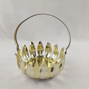 Brass Style Round Tulip Petal Casserole Holder Basket with Wood Bottom Candle - Picture 1 of 7