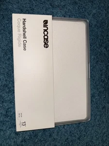 Incase Hardshell Case Dots for 13" MacBook Pro Thunderbolt 3 (usb C) - White - Picture 1 of 2