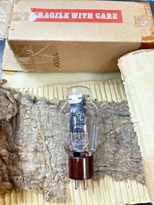 STC 4300A 300B NUEVO EN CAJA Excelentes valores de prueba en caja un tubo Foto 1 de 4