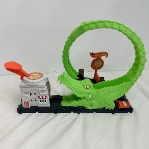 Hot Wheels Toy Car Gator Loop Attack Pizza Place Playset Set Only - Picture 1 of 10