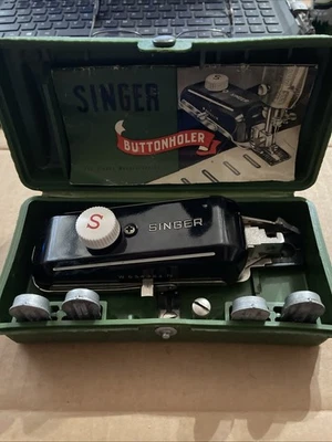 Vintage Singer buttonholer 160506 w/ 4 Templates & Booklet ! - Image 1 of 4