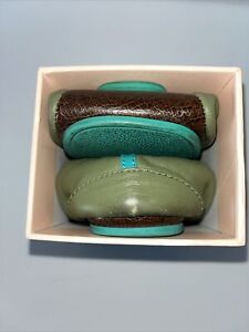 EUC Tieks by Gavrieli Olive Leather Foldable Ballet Flats Size 7 With Box.