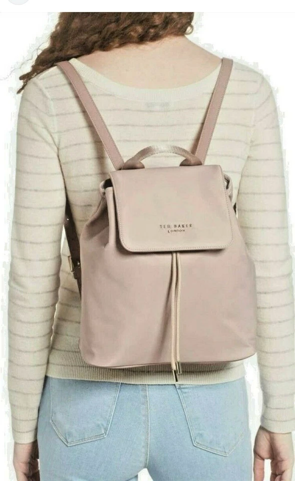 Ted Baker - NAAOMMI - Mochila de nailon con cordón - Rosa pálido Foto 1 de 4