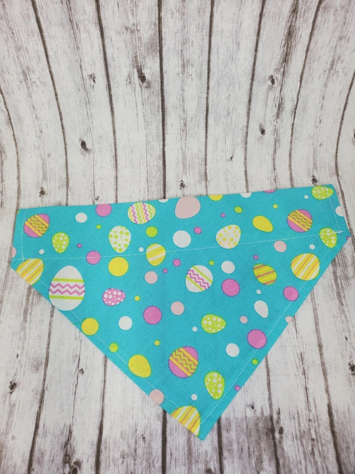 BANDANA PERRO SOBRE EL CUELLO HUEVO DE PASCUA Foto 1 de 1