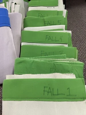 Fondo de fondo de pantalla verde cromakey de espuma de 5’ X 8,5’ Foto 1 de 4