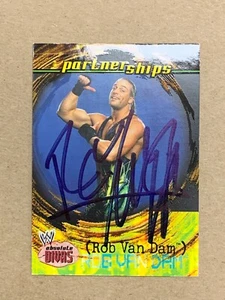 WWE ROB VAN DAM 2002 FLEER ABSOLUTE DIVAS PARTNERSCHAFTEN #58 SIGNIERTES AUTO - Bild 1 von 11