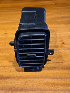 95-04 Toyota Tacoma LH Driver's Side Dash Vent OEM P7414b214 - Picture 1 of 6