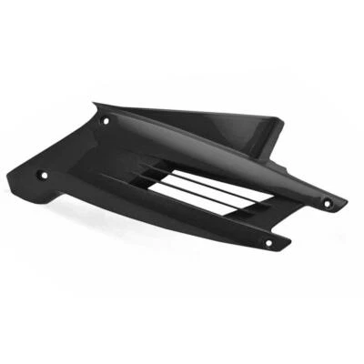 CARENA MOTORE DESTRA NERO NEUTRO per Peugeot 50 SPEEDFIGHT 2 2000-2008 - Immagine 1 di 2