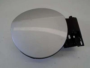FLAPA DE COMBUSTIBLE VAUXHALL ASTRA SRI 2009-2015 - PLATA Z176 - Imagen 1 de 2