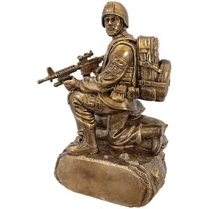 Soldat Militär Mann kniend mit GEWEHR Sandsäcke patriotische Skulptur Armee Marines - Bild 1 von 1