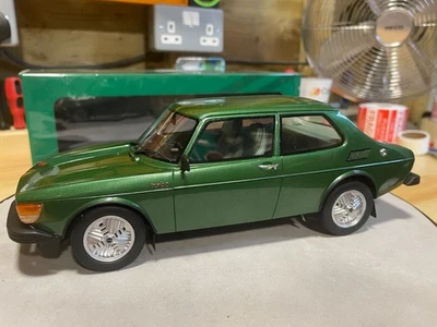 SAAB 99 Turbo 1978 en verde metalizado - escala de culto 1:18 Foto 1 de 4