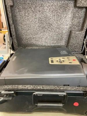 Epson PowerLite 5300 Projector With Carrying Case Tested - Image 1 of 4