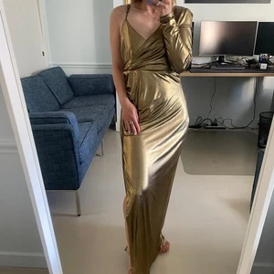 Bardot Maxi One-Shoulder-Cocktailkleid mit Seitenschlitz goldfarben metallic Größe 10 Large - Bild 1 von 10