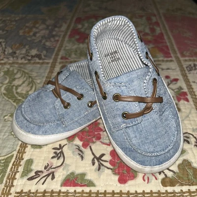 Zapatos de mocasín ligeros JANIE & JACK en azul claro para bebés de 18 a 24 meses Foto 1 de 4