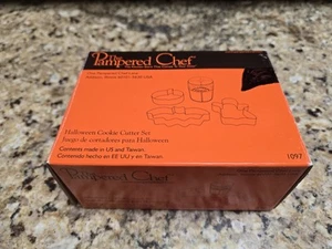 Pampered Chef #1097 Halloween Cookie Cutter Set Bat Ghost Pumpkin New - Picture 1 of 3
