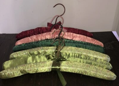 Juego de 6 perchas acolchadas vintage doradas satinadas 14-16" lencería, boda, verde, rosa Foto 1 de 4