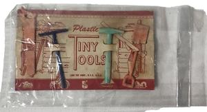 Vintage Hard Plastic LIDO TOY set TINY TOOLS 1950's On Original Card - Picture 1 of 5