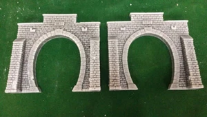 2 X TUNNELS HO OO SCALE 00- single Track Continental Type Pre Painted STP20 - Picture 1 of 11